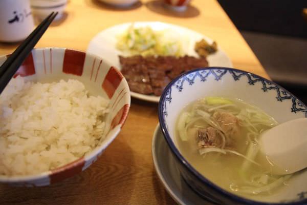 971663_662076340475414_453269009_n